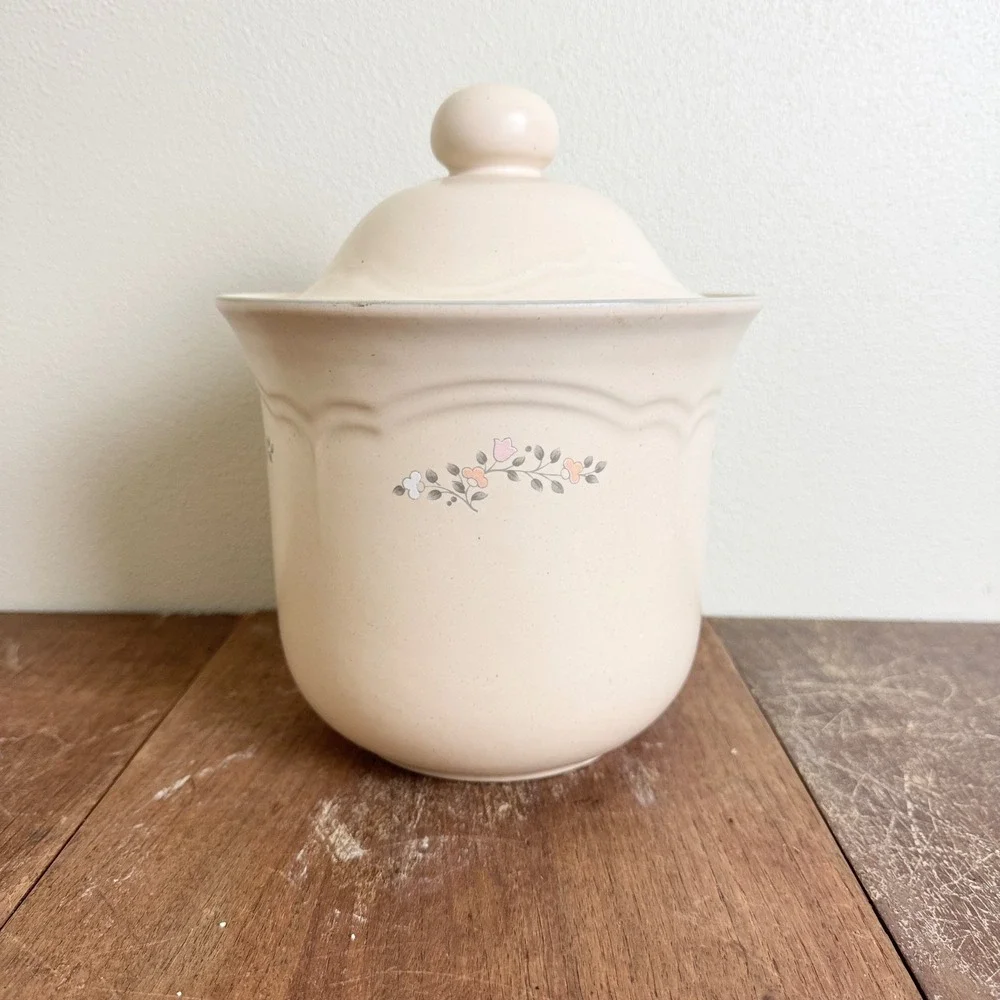 Pfaltzgraff Remembrance 2 quart Stoneware‎ Cream Pink Floral Canister Kitchen